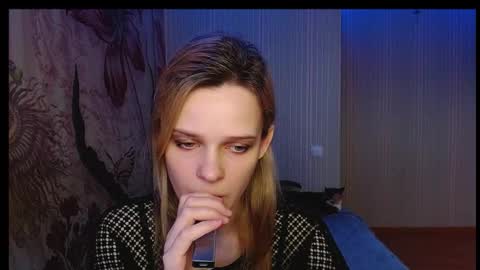 Snapshot of wicky_hey chatting on November 25, 7:47 pm Victoria online show from November 25, 7:47 pm