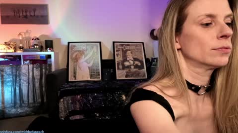 Snapshot of widthofapeach chatting on February 1, 1:34 am Gretchen Jimmy online show from February 1, 1:34 am
