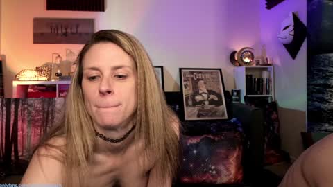 Snapshot of widthofapeach chatting on February 3, 7:40 am Gretchen Jimmy online show from February 3, 7:40 am