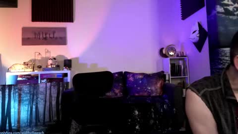 Snapshot of widthofapeach chatting on February 16, 7:37 am Gretchen Jimmy online show from February 16, 7:37 am