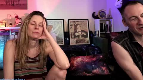 Snapshot of widthofapeach chatting on February 28, 2:53 pm Gretchen Jimmy online show from February 28, 2:53 pm