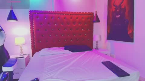 sussy online show from March 24, 12:32 pm