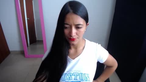 Ilauren online show from February 11, 11:10 am