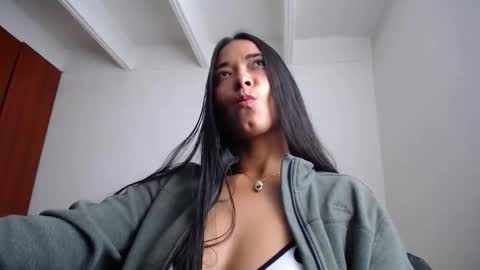 Ilauren online show from November 25, 2:28 pm