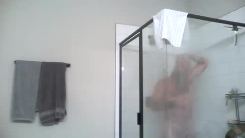 Snapshot of wil1565 chatting on November 18, 1:55 am wil1565 online show from November 18, 1:55 am