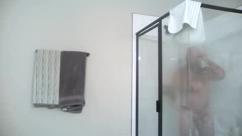 Snapshot of wil1565 chatting on December 3, 2:30 am wil1565 online show from December 3, 2:30 am