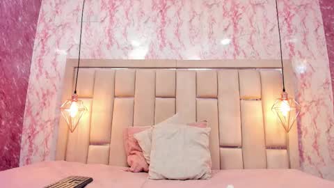 wild_firee_ online show from December 2, 8:48 pm