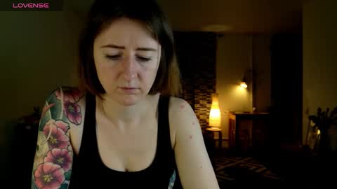 Snapshot of wild_peony chatting on February 5, 6:23 pm wild_peony online show from February 5, 6:23 pm