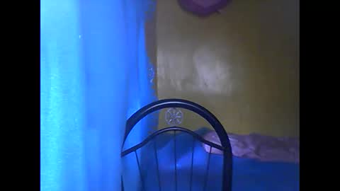 wild_sunflower11 online show from September 23, 4:04 am