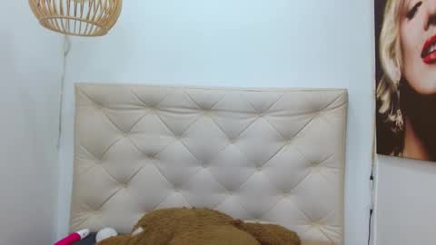 Snapshot of wild_temptation0 chatting on March 10, 10:45 pm Charlotte Abril Ebony online show from March 10, 10:45 pm