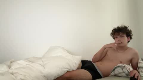 wilddesire18 online show from September 13, 7:41 am