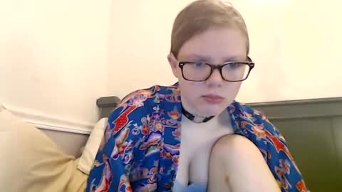 Snapshot of wildflowerofco chatting on January 30, 2:06 am wildflowerofco online show from January 30, 2:06 am