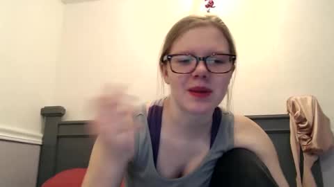 Snapshot of wildflowerofco chatting on February 2, 9:45 pm wildflowerofco online show from February 2, 9:45 pm