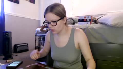 Snapshot of wildflowerofco chatting on February 5, 6:15 pm wildflowerofco online show from February 5, 6:15 pm