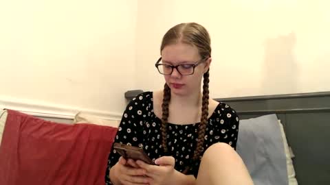 Snapshot of wildflowerofco chatting on February 13, 3:39 am wildflowerofco online show from February 13, 3:39 am