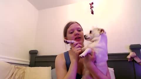 Snapshot of wildflowerofco chatting on February 15, 5:19 am wildflowerofco online show from February 15, 5:19 am