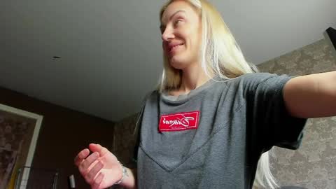 wildforestmuse  twitter online show from April 2, 6:55 am