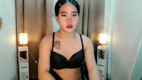 Lianelaiza online show from April 2, 5:38 am