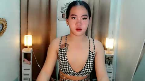 Lianelaiza online show from April 3, 6:55 am