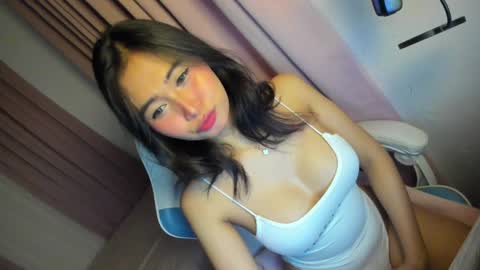 Snapshot of wildkittytrans chatting on January 12, 1:58 pm CHRISTINE online show from January 12, 1:58 pm