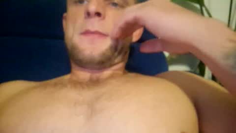 Snapshot of wildmike93 chatting on October 12, 7:24 pm wildmike93 online show from October 12, 7:24 pm