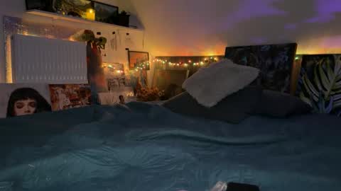 wildsable_ online show from November 5, 6:30 pm