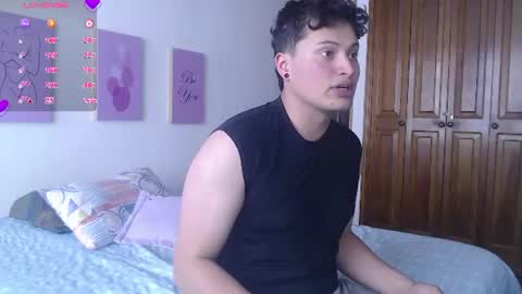 Snapshot of wildseductor1 chatting on July 7, 5:28 pm wildseductor1 online show from July 7, 5:28 pm