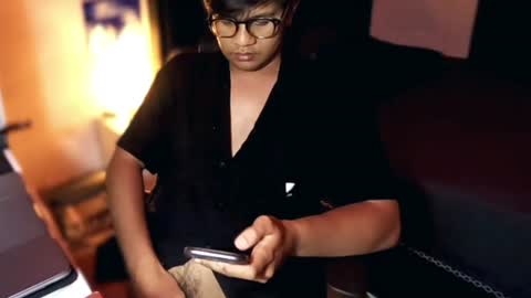 Snapshot of wildynight chatting on August 6, 10:50 am Wildy online show from August 6, 10:50 am
