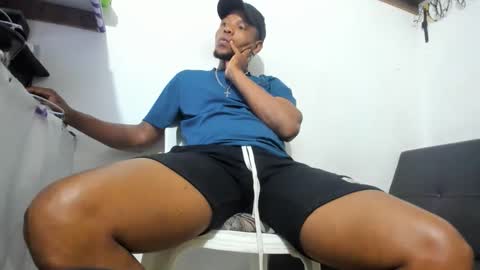Snapshot of wilfer484725 chatting on October 12, 11:37 pm wilfer online show from October 12, 11:37 pm