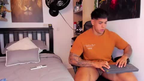 Snapshot of william_dracko9 chatting on October 2, 6:26 pm Dracko online show from October 2, 6:26 pm