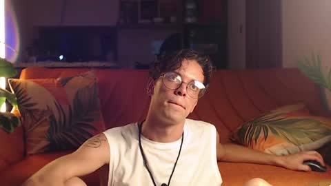 William online show from April 17, 6:11 pm