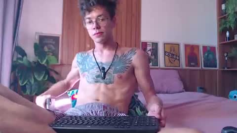 Snapshot of william_henry_a chatting on June 22, 1:40 am William online show from June 22, 1:40 am