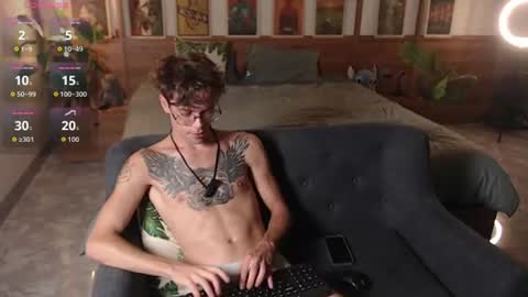 Snapshot of william_henry_a chatting on July 26, 10:22 am William online show from July 26, 10:22 am