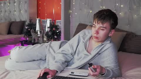 Snapshot of william_ross chatting on December 24, 6:00 am will online show from December 24, 6:00 am