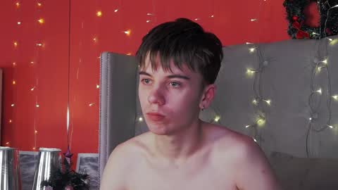 Snapshot of william_ross chatting on December 24, 9:06 am will online show from December 24, 9:06 am