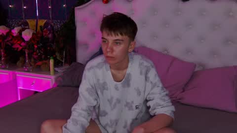 Snapshot of william_ross chatting on January 4, 4:23 am will online show from January 4, 4:23 am