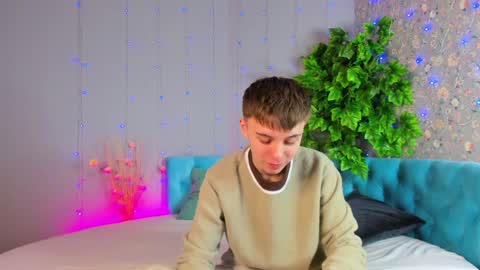 Snapshot of william_ross chatting on January 26, 10:35 pm will online show from January 26, 10:35 pm