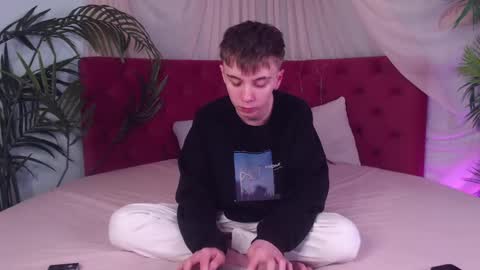 Snapshot of william_ross chatting on February 9, 9:17 pm will online show from February 9, 9:17 pm