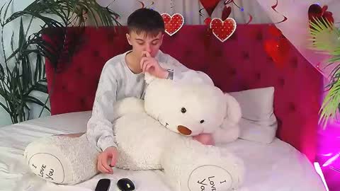 Snapshot of william_ross chatting on February 20, 5:44 am will online show from February 20, 5:44 am