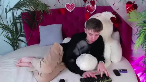 Snapshot of william_ross chatting on February 21, 4:40 am will online show from February 21, 4:40 am