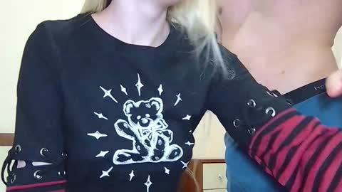 William and Mia online show from April 8, 7:36 pm