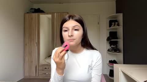 Mari online show from June 16, 9:34 am