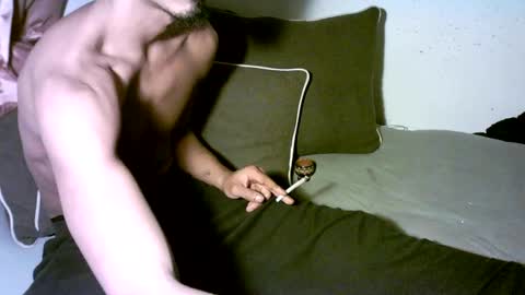 Snapshot of willingwillwet chatting on December 14, 2:12 am Call me Babe online show from December 14, 2:12 am