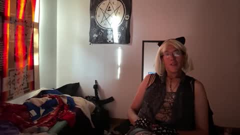 Snapshot of willlohne5 chatting on October 19, 10:10 pm Ville Lohner online show from October 19, 10:10 pm