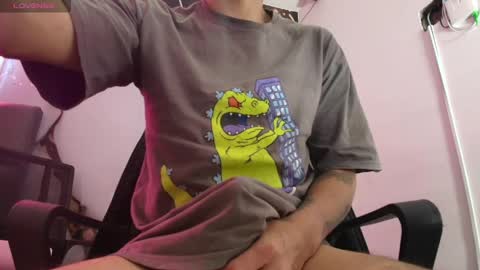 willou_86 online show from April 8, 1:44 pm