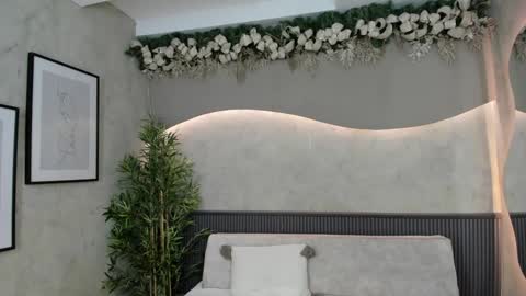 Ms Willow online show from December 29, 6:05 pm