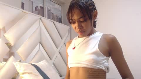 luna online show from March 31, 1:33 pm