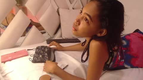Snapshot of willow_smitt_ chatting on April 23, 1:57 pm luna online show from April 23, 1:57 pm