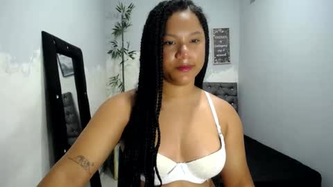 Snapshot of willowsweett chatting on June 23, 11:19 am WIllow online show from June 23, 11:19 am