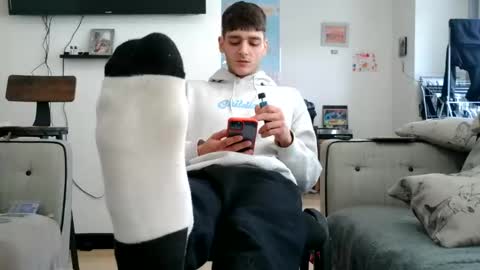 willy_est_95 online show from April 26, 12:58 pm